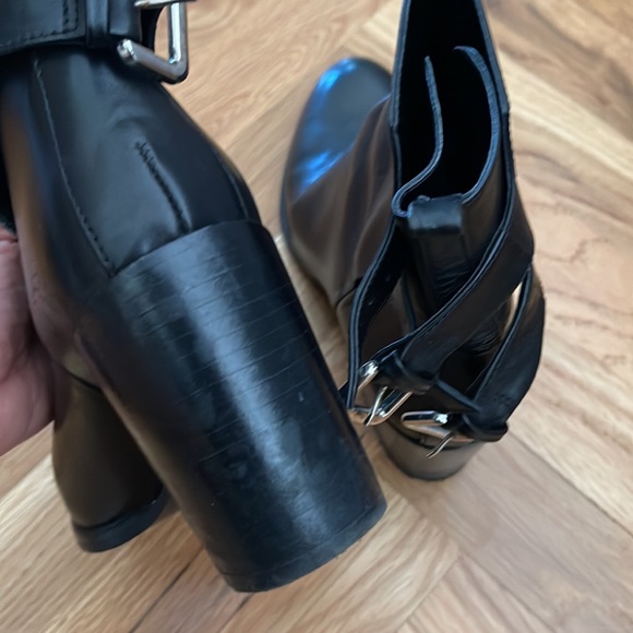 Zara black leather ankle boots - Picture 4 of 4